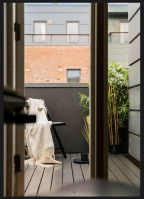 Large room with Balcony - Heisenberg Condo